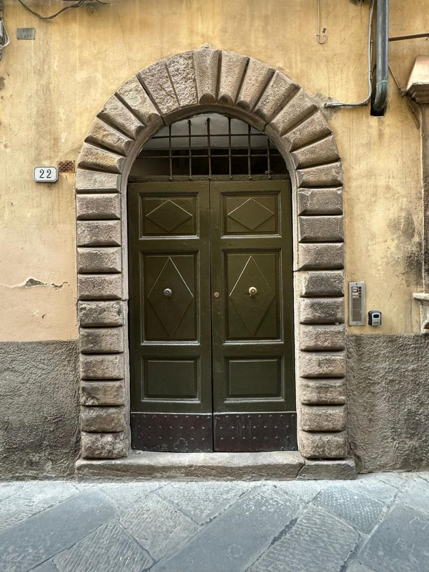La Casa Del Galletto - At The Top Of The City Lucca Esterno foto
