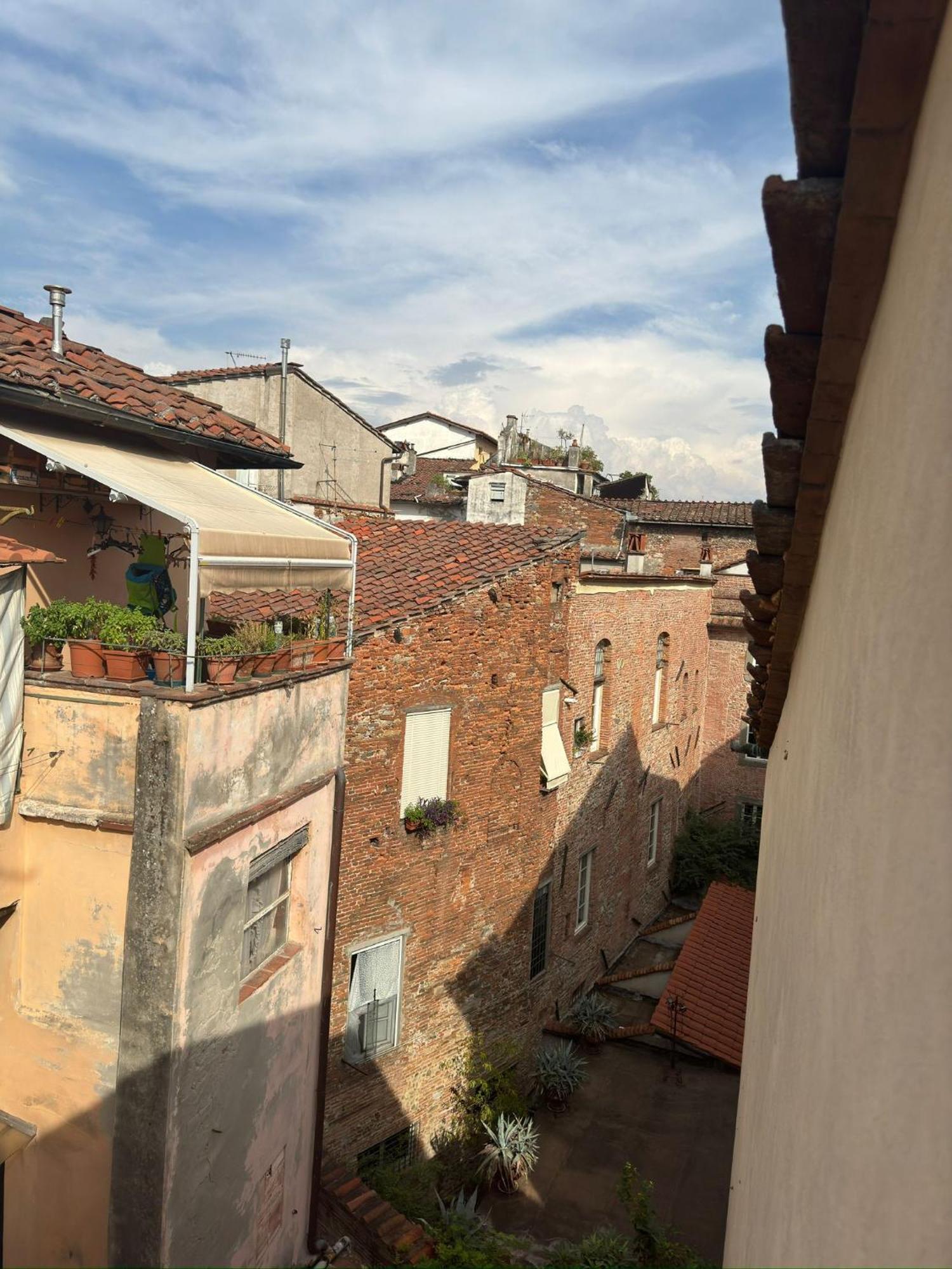 La Casa Del Galletto - At The Top Of The City Lucca Esterno foto